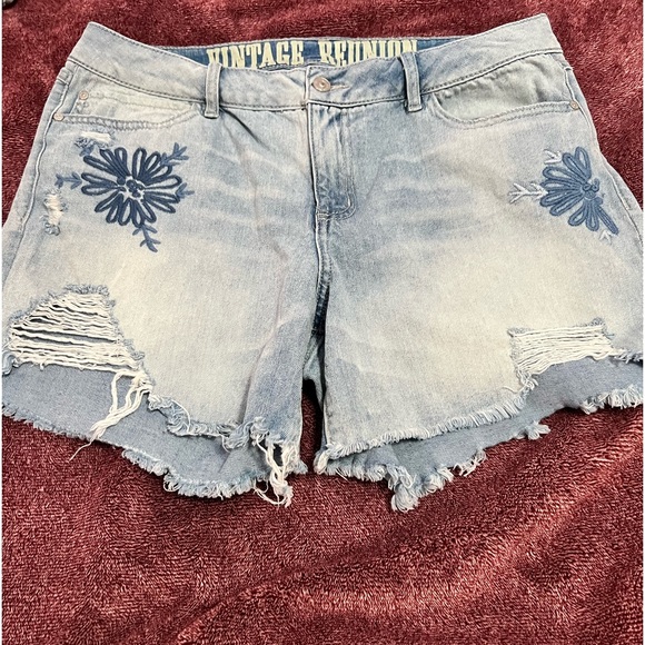 Rewash Pants - Gently loved women’s Vintage jean shorts